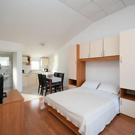 Apartmán With Parking Space Sukosan, Zadar - 6131 Sukošan