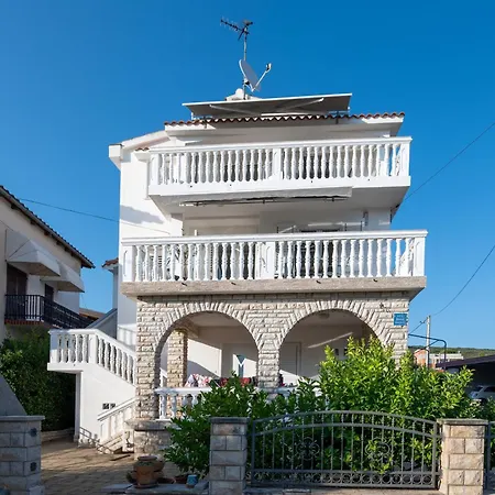 Апартаменты With Parking Space Sukosan, Zadar - 6131 *