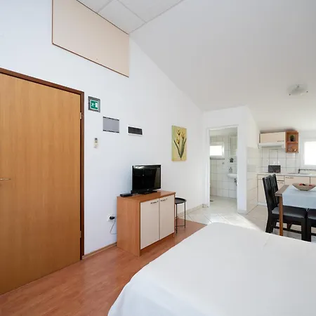 With Parking Space Sukosan, Zadar - 6131 Апартаменты *