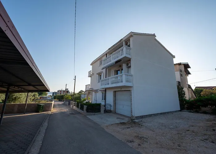 Апартаменты With Parking Space Sukosan, Zadar - 6131