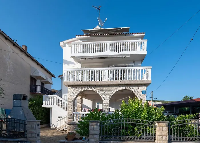 Апартаменты With Parking Space Sukosan, Zadar - 6131 *